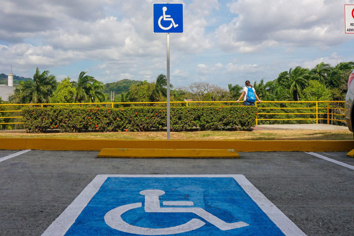 Disabilità. FdI: “Al via odg in tutti i municipi per tutelare le aree di sosta dedicate”